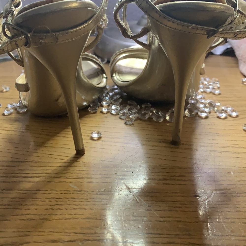 Heels - Picture 3 of 4